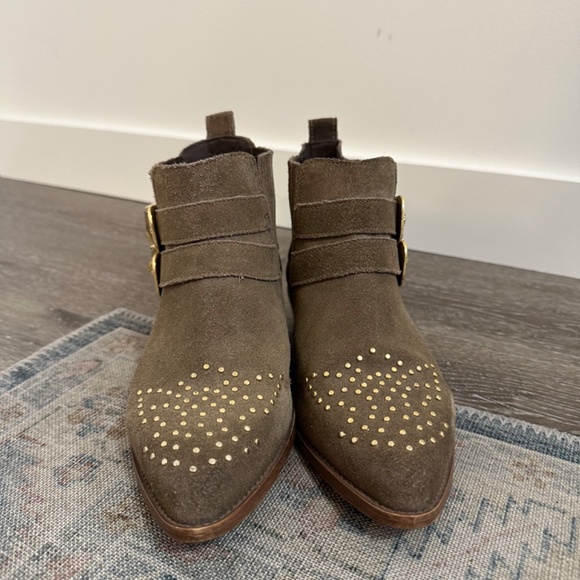 Steve Madden Suede Brown Buckle Bootie Sz 7 - Picture 2 of 5